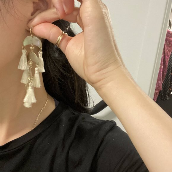 {FREE} Earrings with $100+ Purchase - Picture 8 of 9